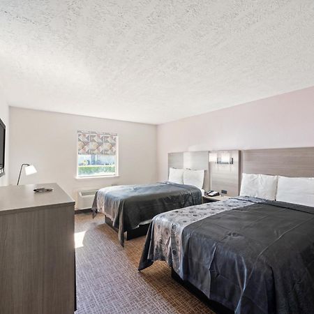 Americas Best Value Inn & Suites Бренем Экстерьер фото