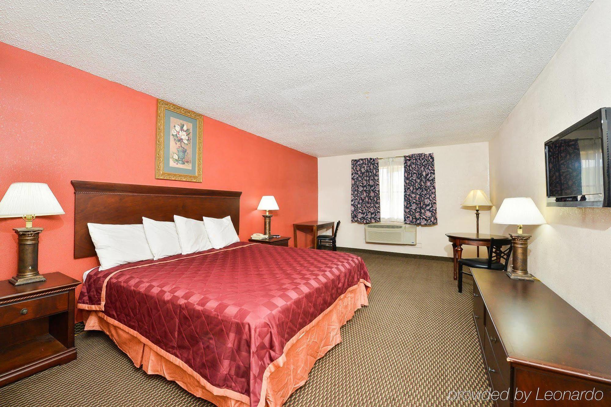 Americas Best Value Inn & Suites Бренем Экстерьер фото